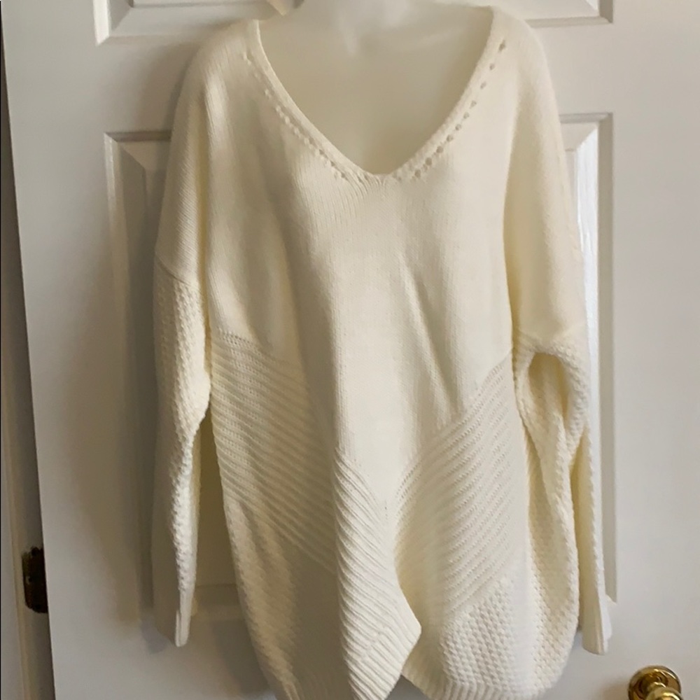 NWOT Plus Size V-Neck Cream Sweater, 2X